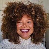 Camila Costa é formada em Comunicação Social - Publicidade e Propaganda - pela Faculdade do Estado do Pará (FAP), e especializada em Marketing Digital. Atualmente, é Coordenadora de Comunicação Institucional do idg.