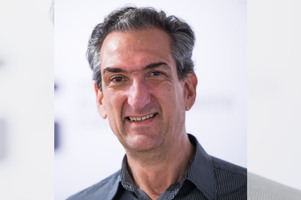 Engenheiro Químico, com mestrado em Engenharia de Produção e doutorado em Comunicação pela Universidade Federal do Rio de Janeiro (UFRJ) e pós-doutorado no Edelstein Center for the History and Philosophy of Science, Technology and Medicine da Hebrew University of Jerusalem.